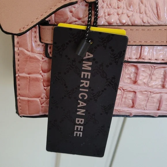 NWT Pink American Bee Purse with crossbody removable strap - Picture 3 of 14